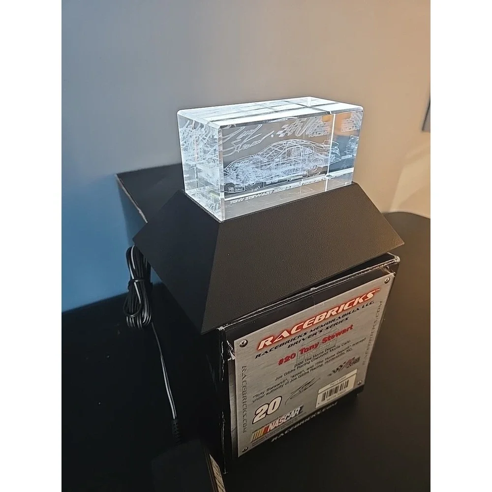 Racebricks NASCAR #20 Tony Stewart Home Depot Monte Carlo Glass & Light Base Set